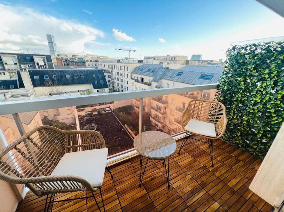 L'Appartement Panorama: Cosy Parisian Retreat with Eiffel Tower Views Clichy Exterior photo
