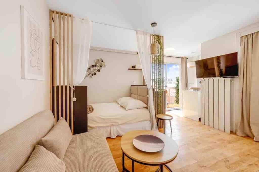 L'Appartement Panorama: Cosy Parisian Retreat with Eiffel Tower Views Clichy Exterior photo